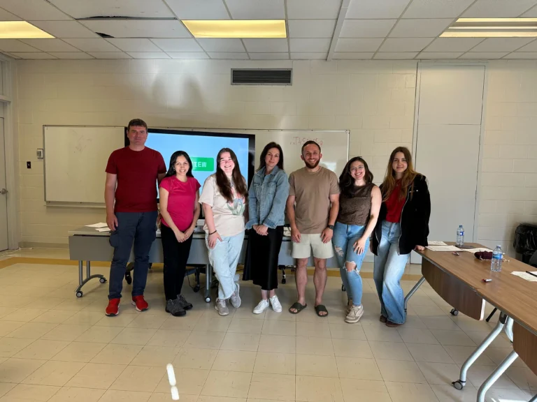 English classes participants after the lesson